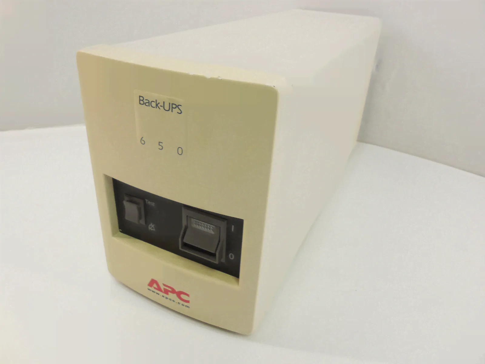 ИБП APC Back-UPS 650 /интерактивный